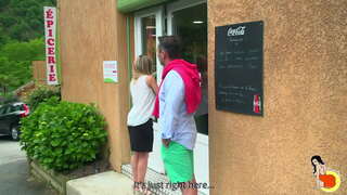 Тачаангуй Tiffany Leiddi авдаг hardfucked нь хатуу cock залуу