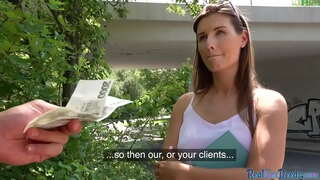 Ҷинсӣ дар боғи аз аввалин ашхосе, ки бо милой аврупо любительницей