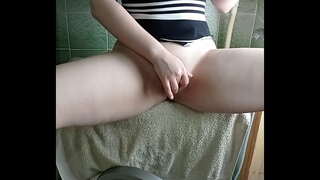 Охин нь том илжиг авдаг нь дур дээр угаалгын машин болон Vibrator