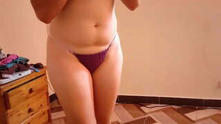 Slutty poes naai my en suig my penis wanneer ek by die huis kom uit die bestudering van die hele dag