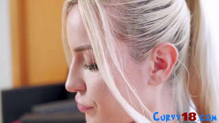 Зур Сиськи Яшүсмер Трахается Белән Би-би-си