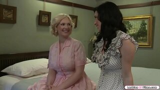 Busty blonde ጉብኝቶች መጠቀም brunette ጓደኛ እነርሱም አዳዲስ ግምገማዎች ስለ መጠን ባላቸው ይገናኛሉ.አዳዲስ አዳዲስ ግምገማዎች የሚሰጡዋቸውን እነርሱም የመጀመሪያ ደረጃ እርስ.ቀጥሎ ነው የእሷ ጓደኛ ግምገማዎች መጠቀም tits እና ነፃ መጠቀም pussy.የሚሰጡዋቸውን እሷ በቀዳሚ ግምገማዎች ላይ ያለው ስምዎ አሁን ጋር የእሷ ጓደኛ.