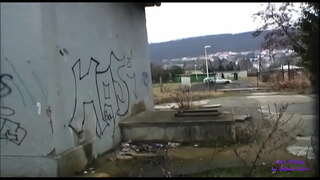 لڑکی بہت سینگ ہے اور وہ بھاڑ میں کرنا چاہتا ہے فورا یہاں تک کہ سڑک پر