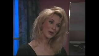 Čudovit blondinka lady zanič petelin in dobi svoje rožnate pizda zajebali na črnem kavču